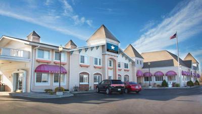 Magnuson Grand Pioneer Inn & Suites